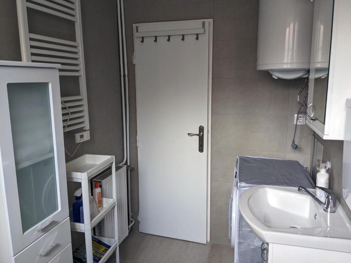 Affordable And Newly Renovated 1-Bedroom Apartment Kraljevo Extérieur photo